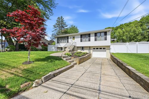 35 Randall Rd, Shoreham, NY, 11786-2028 | Card Image