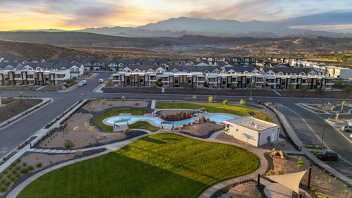 224-1951 S Wolverine Way, Washington, UT, 84780-3774 | Card Image
