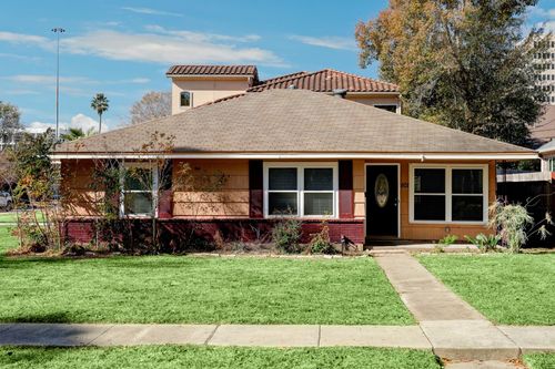 501 Wilmington Dr, Bellaire, TX, 77401-3609 | Card Image