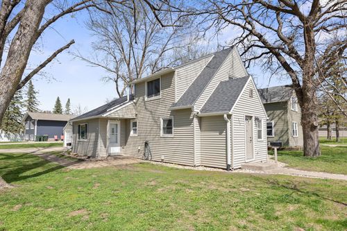 437 Linden Ave Sw, Hutchinson, MN, 55350-2849 | Card Image