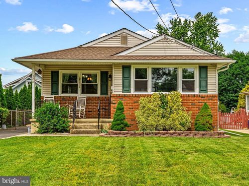 208 N Warwick Rd, MAGNOLIA, NJ, 08049-1316 | Card Image