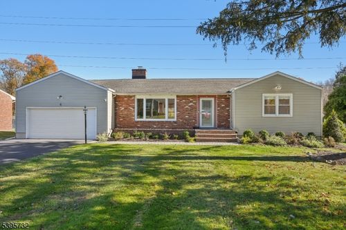 6 Arrow Dr, Livingston, NJ, 07039-3707 | Card Image