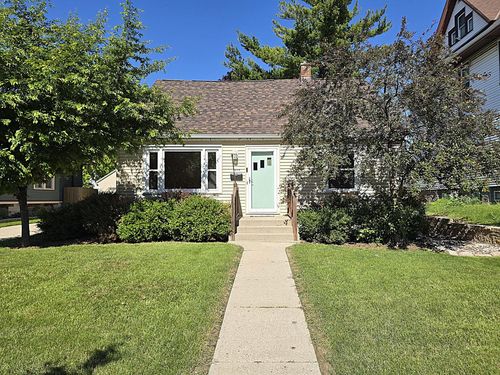 1957 S 82nd St, WEST ALLIS, WI, 53219-1020 | Card Image
