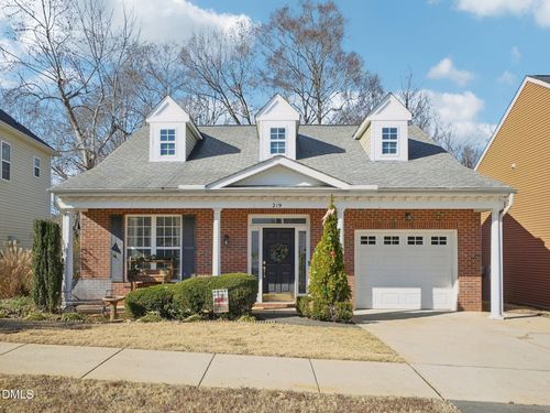219 Tuscarora Ln, Clayton, NC, 27520-7381 | Card Image