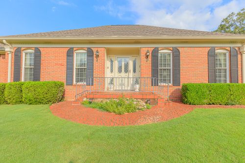 7011 Pauline Cir, Chattanooga, TN, 37421-5742 | Card Image