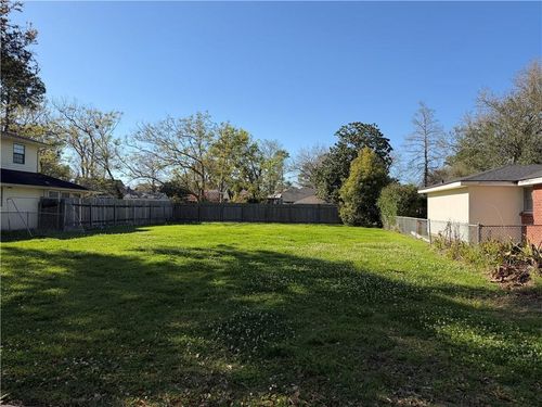 6739 W Magnolia Blvd, Harahan, LA, 70123-5047 | Card Image