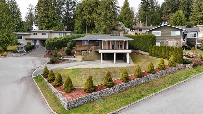 466 Mcgill Drive, House other with 3 bedrooms, 2 bathrooms and 5 parking in Port Moody BC | Image 2