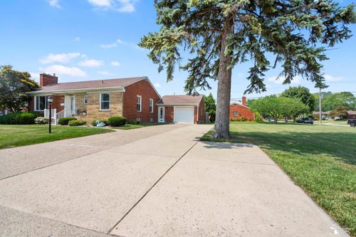18720 Goddard Rd, Allen Park, MI, 48101-1153 | Card Image