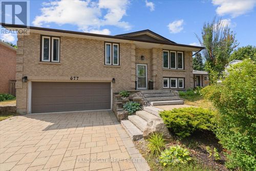 677 Whistler Dr, Oshawa, ON, L1J7N7 | Card Image