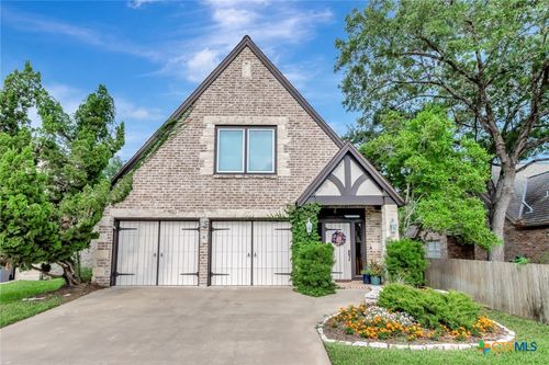 6 Cotswold Ln, Victoria, TX, 77904-1674 | Card Image