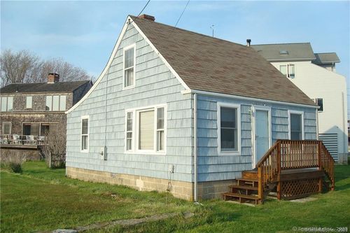 9 Skipper St, Stonington, CT, 06378-3028 | Card Image