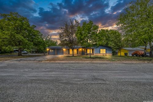 416 Minter St, Uvalde, TX, 78801 | Card Image