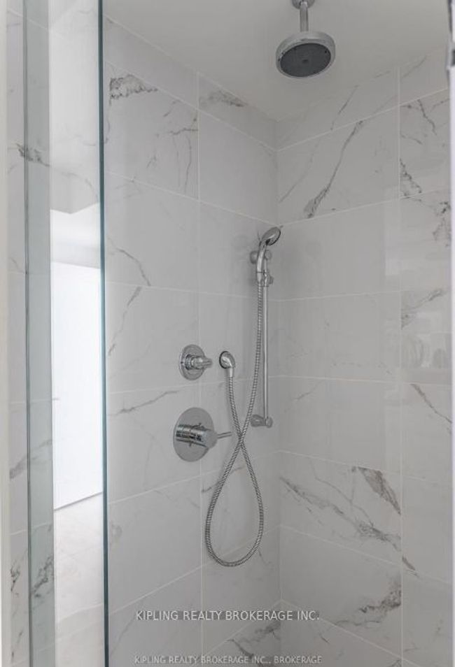 604 - 101 St Clair Ave W, Condo with 3 bedrooms, 2 bathrooms and null parking in Toronto ON | Image 15