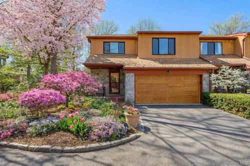 114 The Cres, Roslyn Heights, NY, 11577-1986 | Card Image