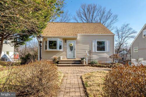 92 Meeker Ct, MANASSAS PARK, VA, 20111-2018 | Card Image