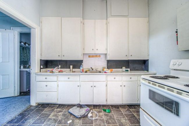 245 Ainslie St S, Home with 7 bedrooms, 0 bathrooms and 12 parking in Cambridge ON | Image 9