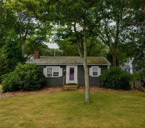 57 Oak St, Teaticket, MA, 02536-6745 | Card Image