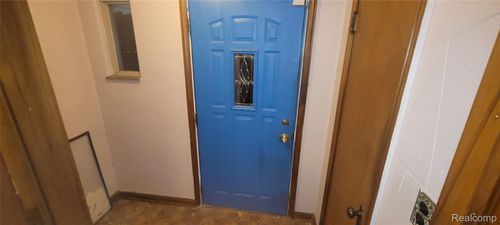 16660 Whitcomb St, Detroit, MI, 48235-3880 | Card Image