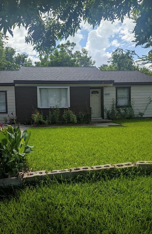 10517 Fairland Dr, Houston, TX, 77051-4249 | Card Image