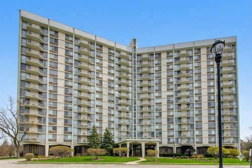16n-40 N Tower Rd, Oak Brook, IL, 60523-1145 | Card Image