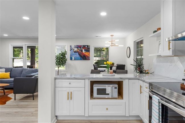 1959 Oana St Sw, House other with 3 bedrooms, 2 bathrooms and 2 parking in Atlanta GA | Image 11