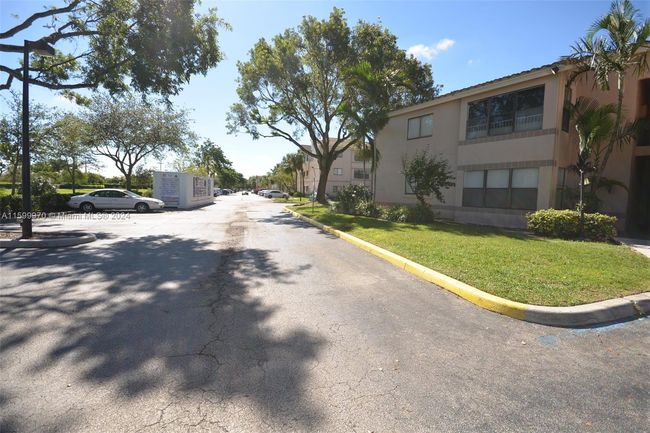 APT-2102 - 2796 S University Dr, Condo with 2 bedrooms, 2 bathrooms and null parking in Davie FL | Image 21