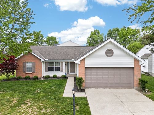 898 Pineneedle Pl, Hamilton Twp, OH, 45039-7018 | Card Image