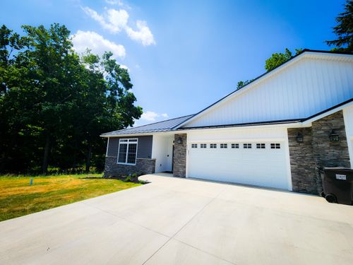 237 Glei Ct, Hillsdale, MI, 49242-1770 | Card Image