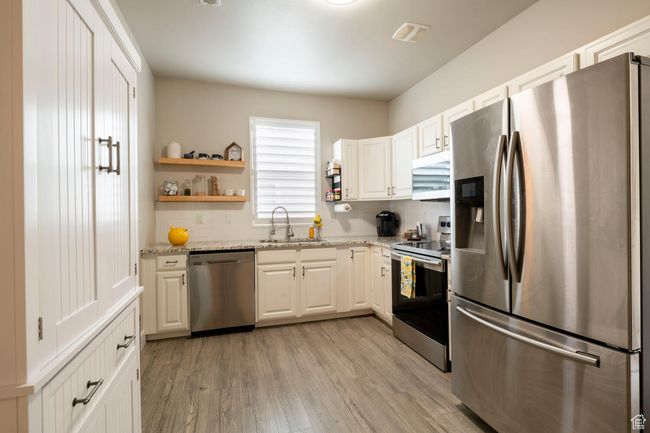 4947 W Calton Ln, Townhouse with 3 bedrooms, 3 bathrooms and 4 parking in South Jordan UT | Image 6