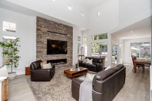 1987 Parkway Blvd, Coquitlam, BC, V3E3J8 | Card Image