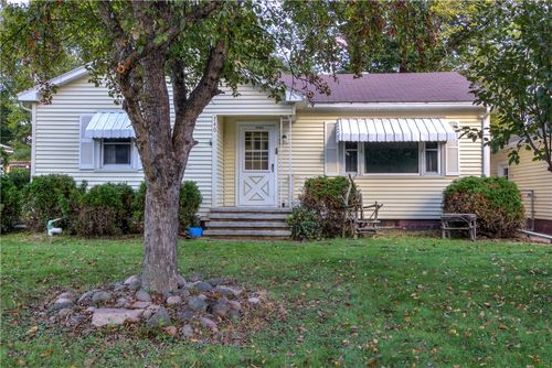 740 Park Ave, Stanley, WI, 54768-1161 | Card Image