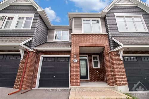 {{alt}} | Card Image