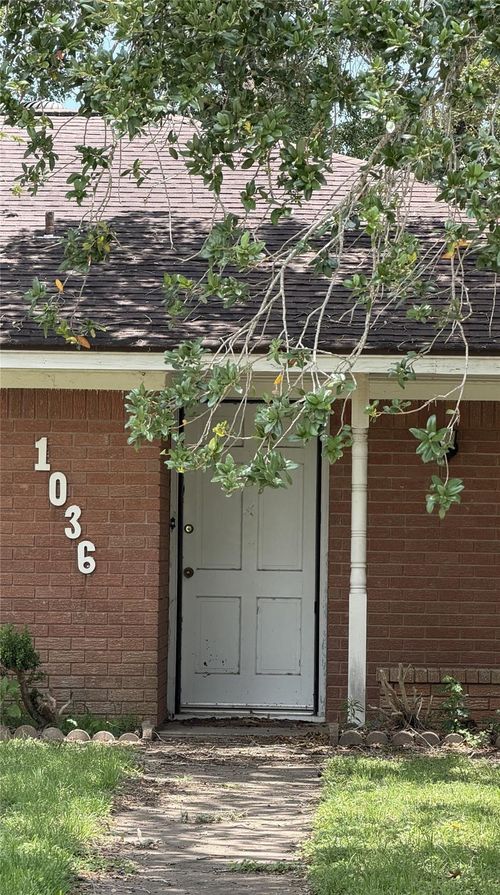 1036 8th St, Hempstead, TX, 77445-5301 | Card Image