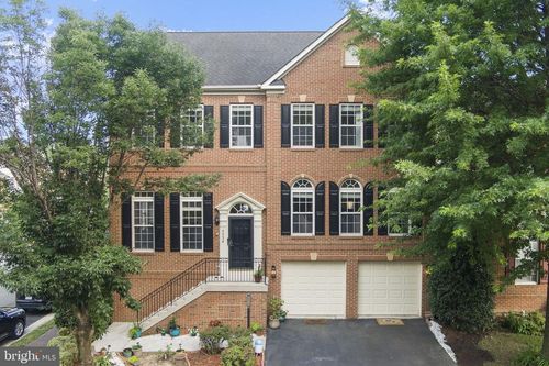9958 E Hill Dr, LORTON, VA, 22079-2430 | Card Image