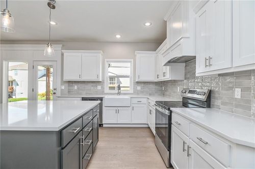 2714 W Park St, Olathe, KS, 66061-3898 | Card Image