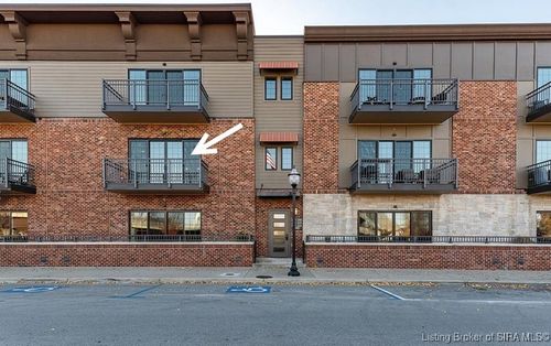 222 Mulberry St, Jeffersonville, IN, 47130-3329 | Card Image