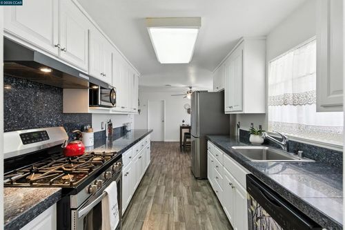 1201 Valle Vista Ave, Vallejo, CA, 94589-2826 | Card Image