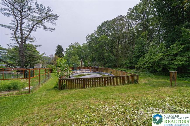 636 School Rd, House other with 2 bedrooms, 1 bathrooms and null parking in Nazareth PA | Image 50