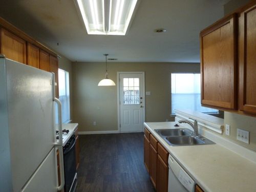 b-2867 Southampton Way, Round Rock, TX, 78664-5884 | Card Image