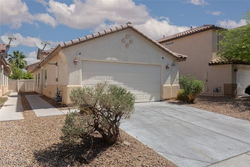5926 Mahogany Mountain Dr, Las Vegas, NV, 89142-1685 | Card Image