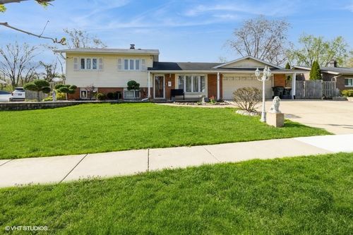 565 Flagstaff Ln, Hoffman Estates, IL, 60169-3001 | Card Image