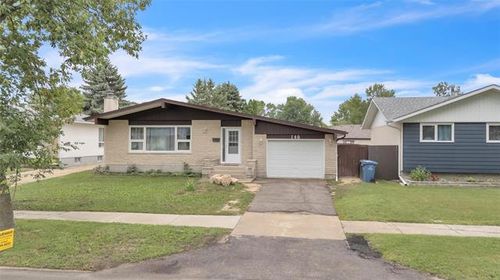 146 Hiddleston Cres, Winnipeg, MB, R2P0S1 | Card Image