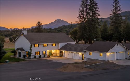 1121 Oak Valley Dr, Yreka, CA, 96097-9120 | Card Image