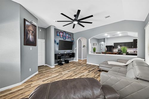 5242 Lilac Hollow Ln, Katy, TX, 77449-2124 | Card Image