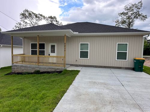 2217 Perry St, Little Rock, AR, 72205-7057 | Card Image