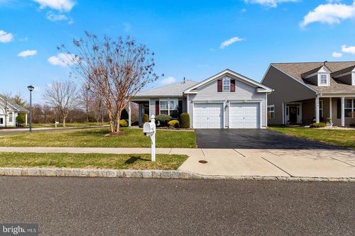 1 Colonial Way, Allentown, NJ, 08501-1852 | Card Image