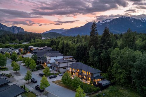40305 Aristotle Dr, Squamish, BC, V8B0V5 | Card Image