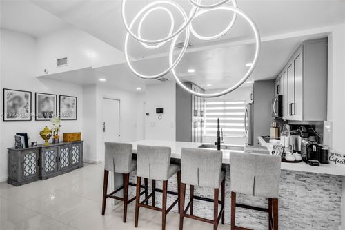0-6552 Nw 172nd Ln, Hialeah, FL, 33015-4644 | Card Image