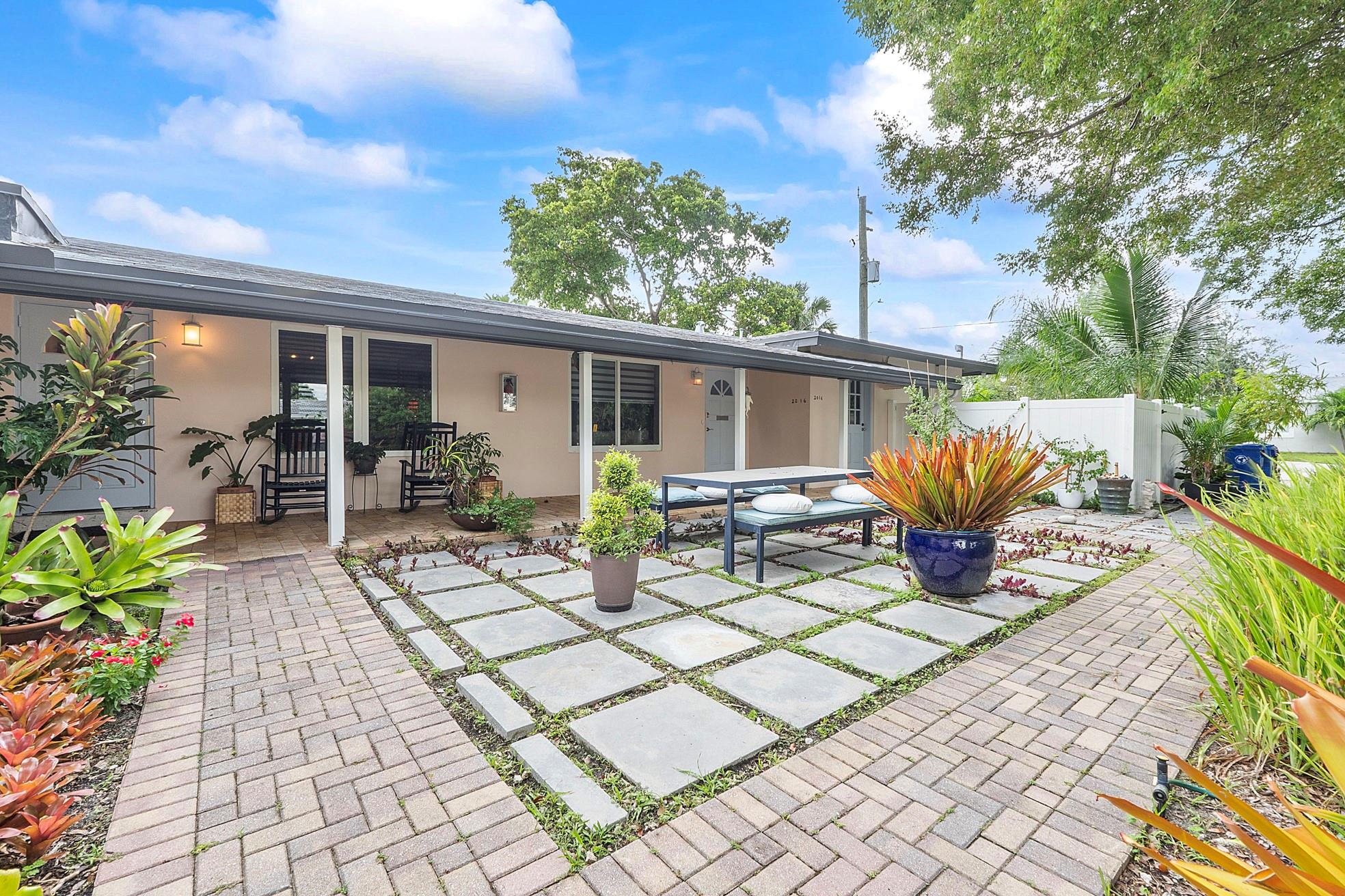 14th Ct, Fort Lauderdale, FL 33304