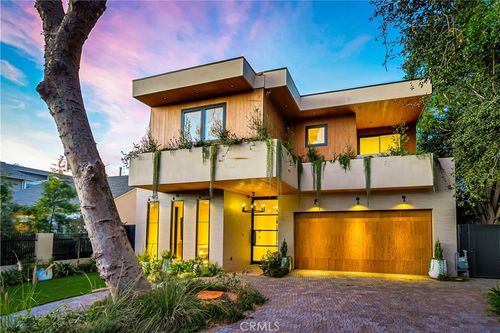 13221 Hesby St, Sherman Oaks, CA, 91423-2111 | Card Image